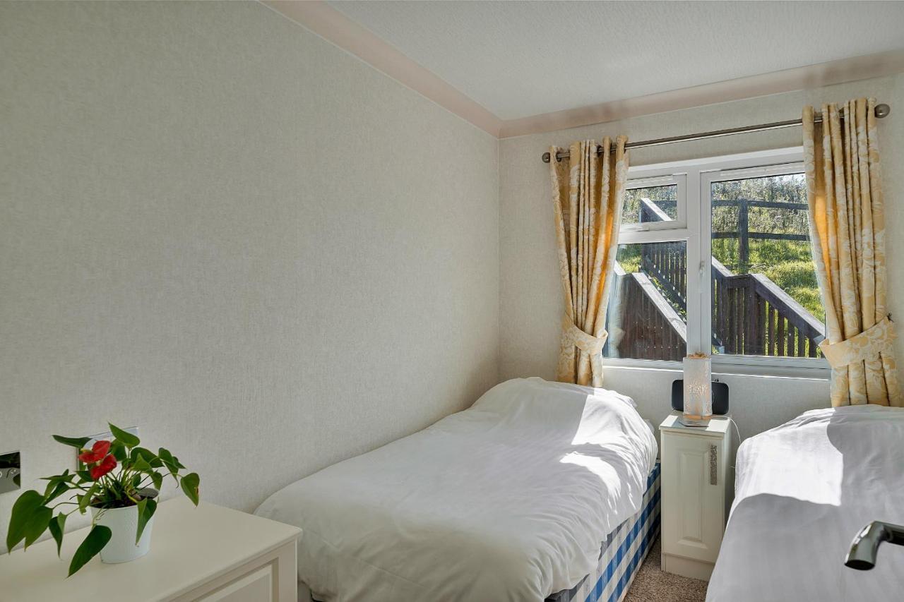 Finest Retreats - Seacroft Villa Торпойнт Екстериор снимка