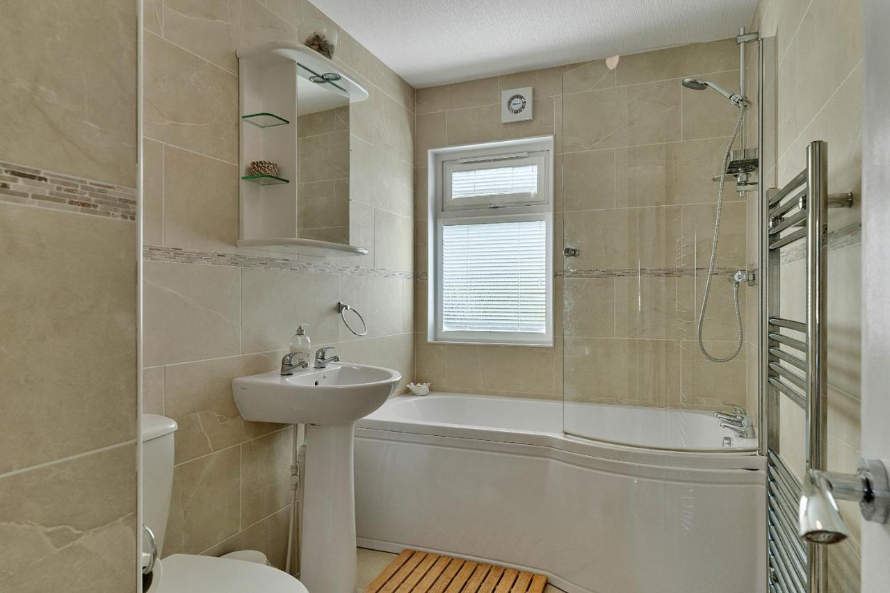 Finest Retreats - Seacroft Villa Торпойнт Екстериор снимка