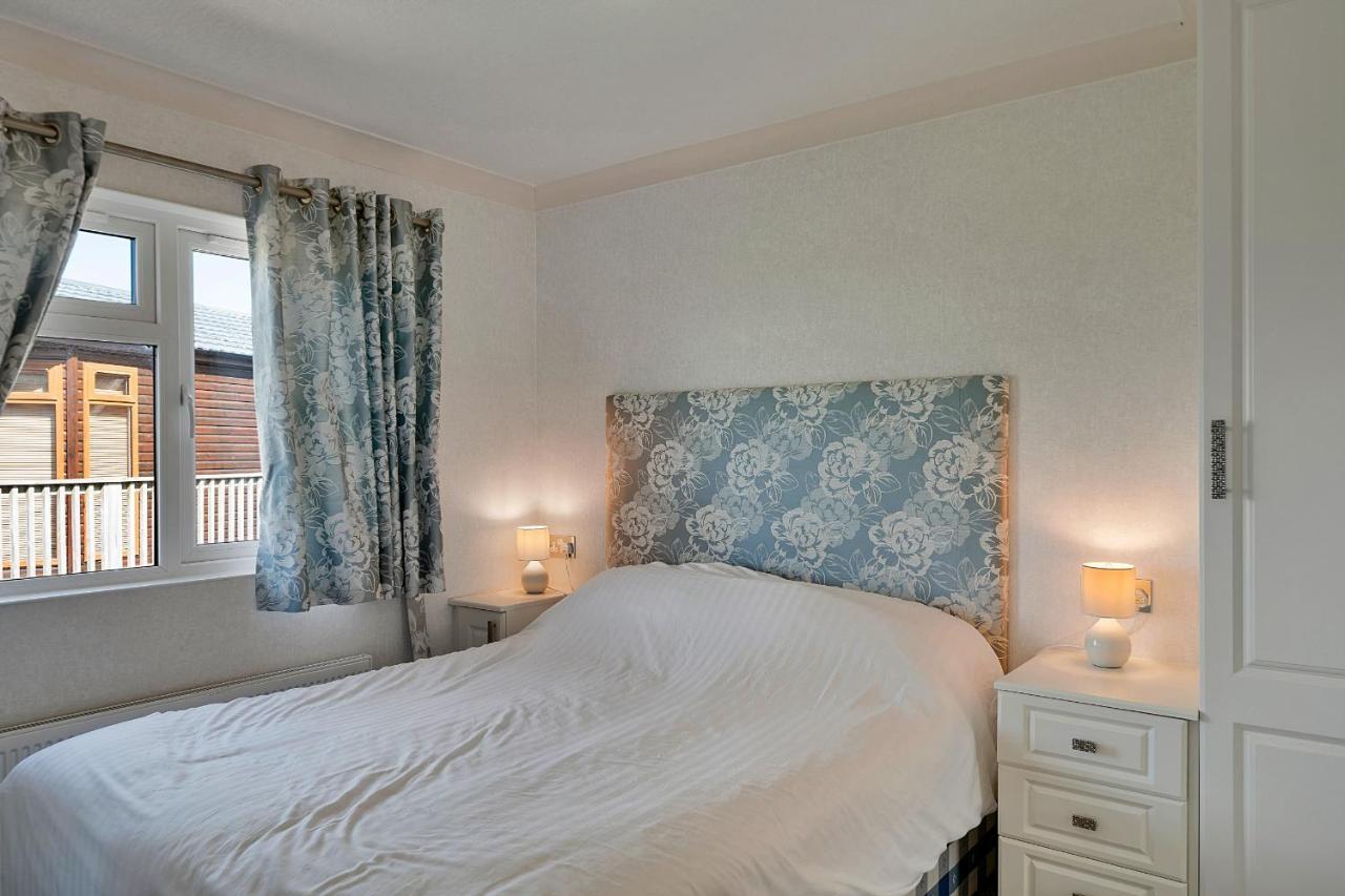 Finest Retreats - Seacroft Villa Торпойнт Екстериор снимка