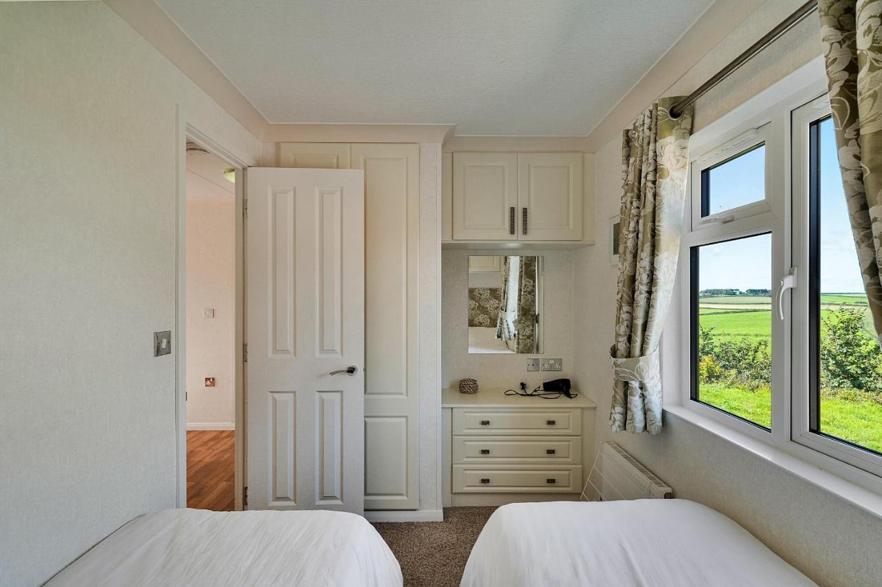 Finest Retreats - Seacroft Villa Торпойнт Екстериор снимка